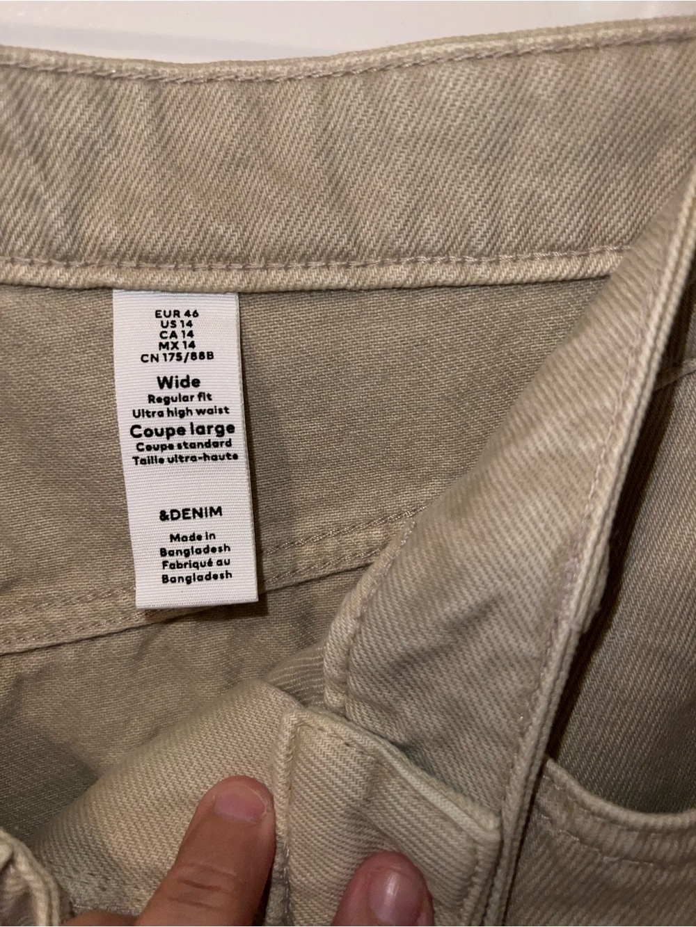 H&M Women's Wide-Leg Jeans in Light Beige - Picture 5 of 5